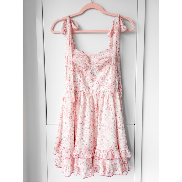 Dresses & Skirts - Pink floral chiffon ruffle dress